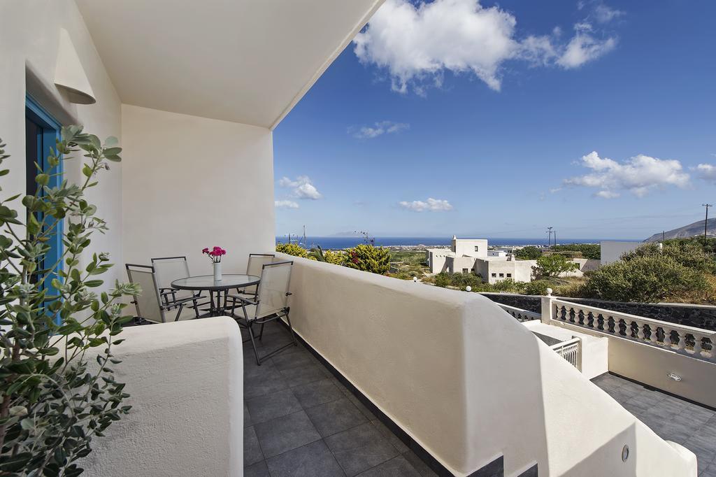 Alizea Villas & Suites Фира Екстериор снимка