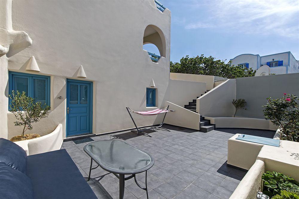 Alizea Villas & Suites Фира Екстериор снимка