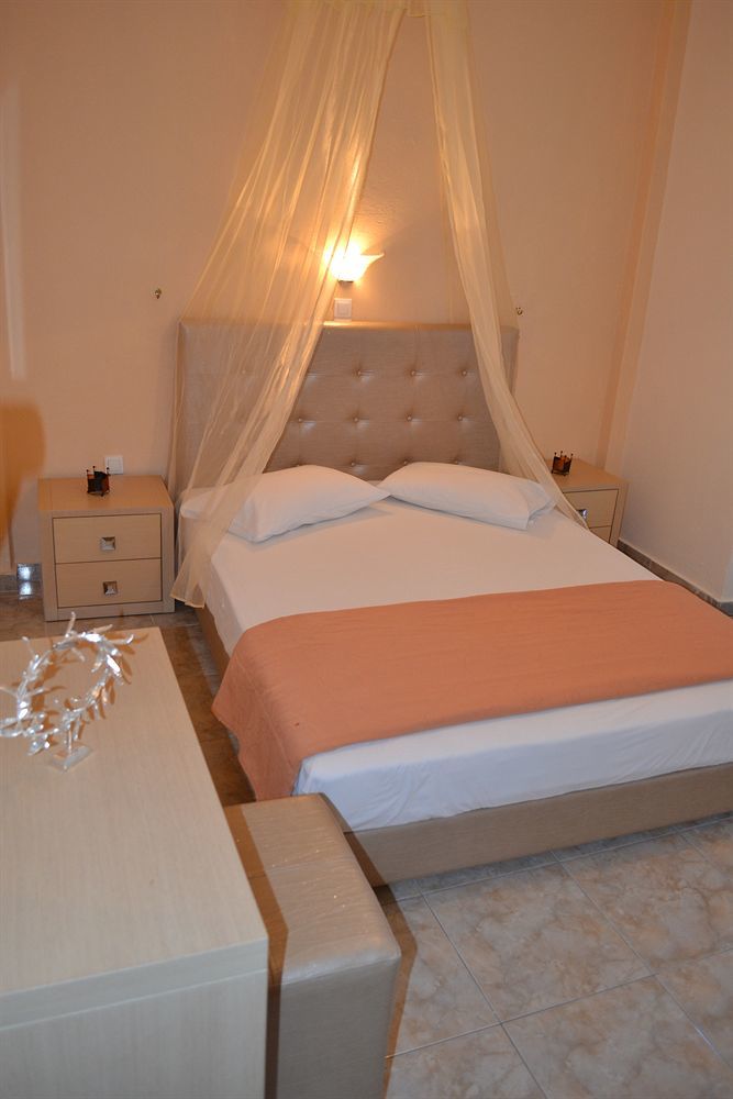 Alizea Villas & Suites Фира Екстериор снимка