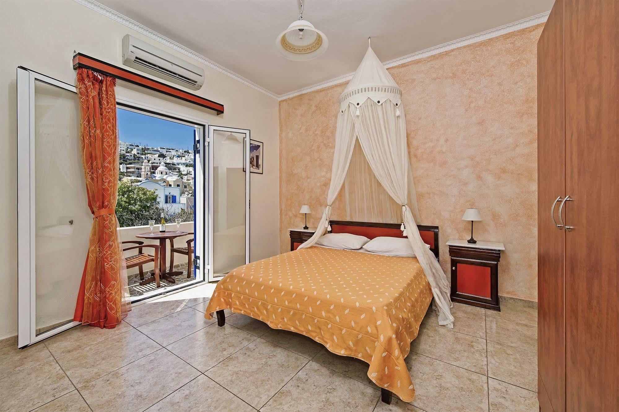 Alizea Villas & Suites Фира Екстериор снимка