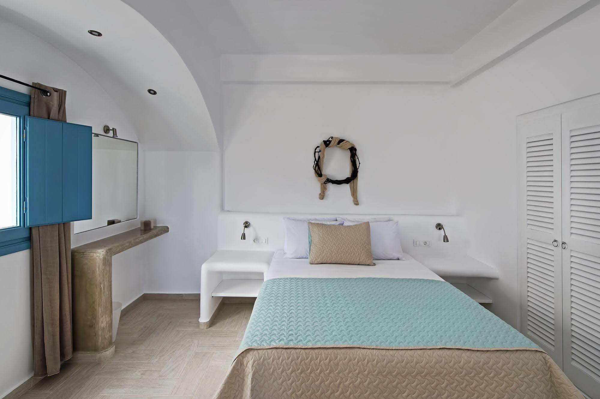 Alizea Villas & Suites Фира Екстериор снимка