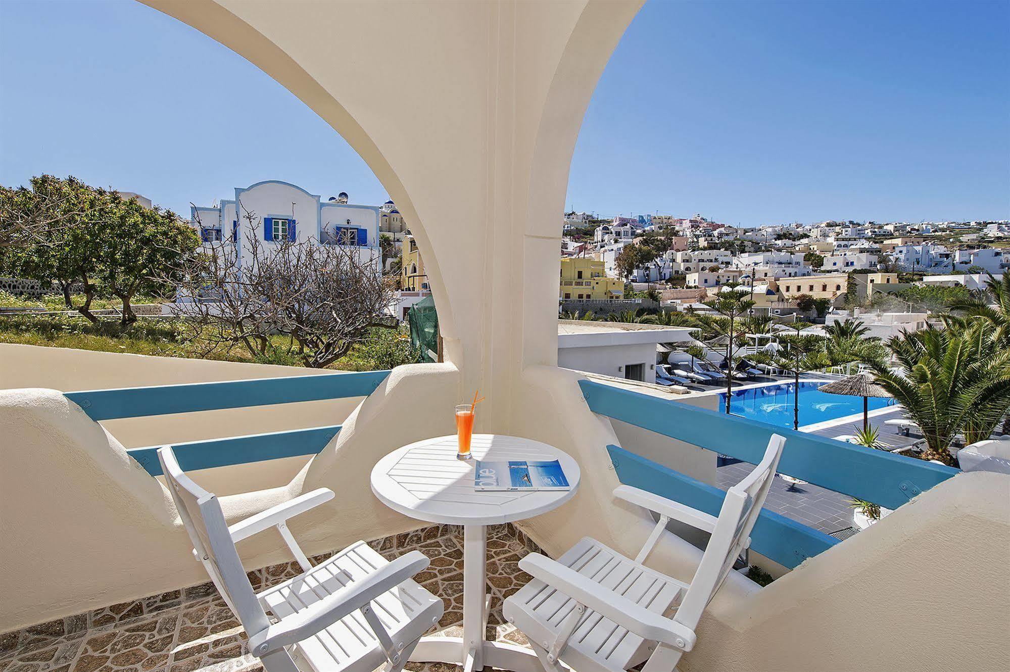 Alizea Villas & Suites Фира Екстериор снимка